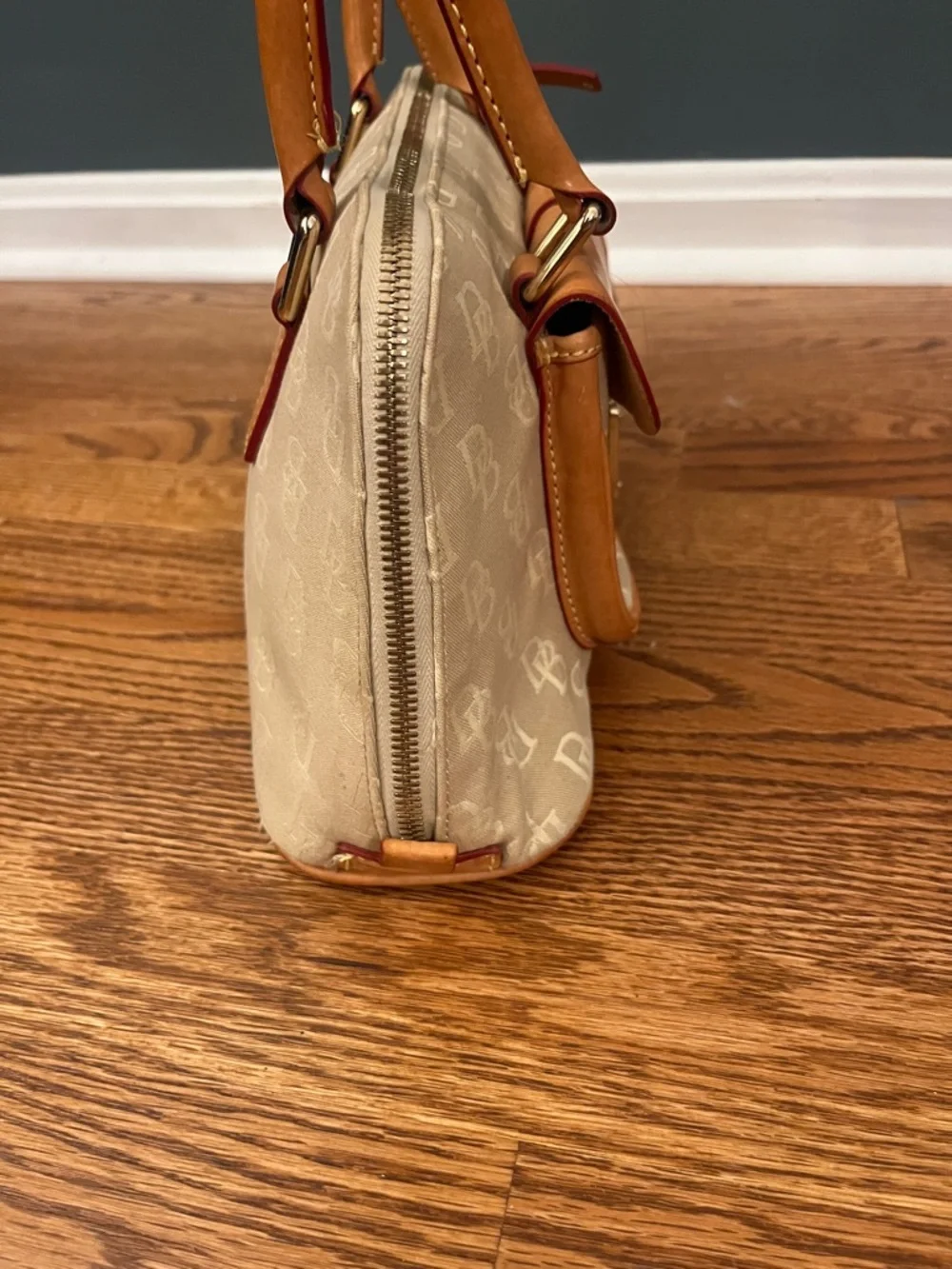 Dooney & Bourke Signature Bag Handbag Domed Pocket Satchel Vintage Leather Trim